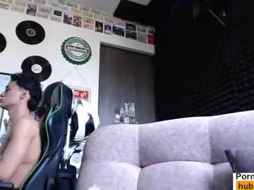 iamsomeone1234 – webcam model profile photo Image 4