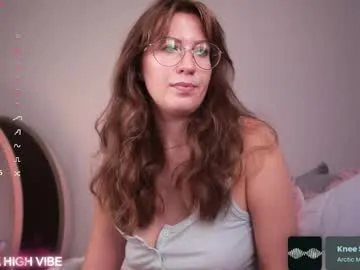 dovia – webcam model profile photo Image 17