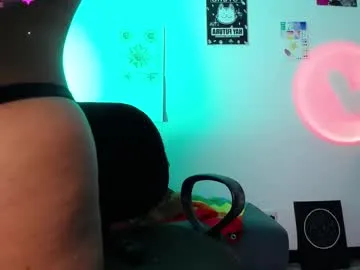 yenifer016 – webcam model profile photo Image 13