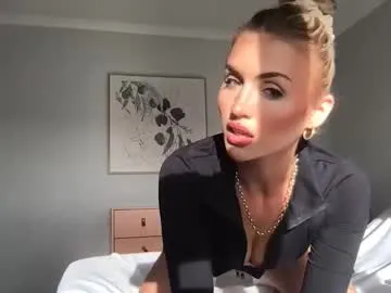 AryCorinne – webcam model profile photo Image 13