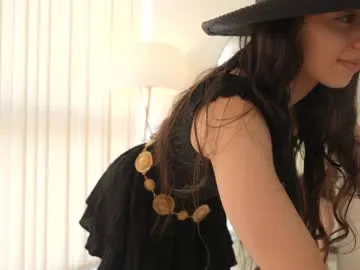 kat_ly_chan – webcam model profile photo Image 13