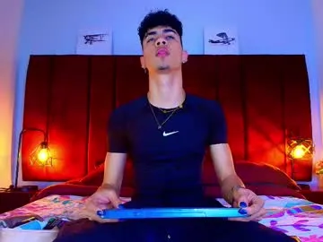 sofiakhanxo – webcam model profile photo Image 7