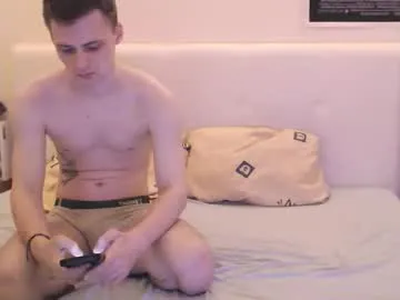 mae_nathan – webcam model profile photo Image 17