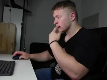 EmilyHart – webcam model profile photo Image 2