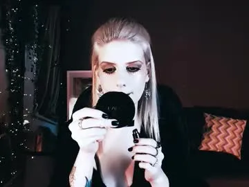 pureannuals – webcam model profile photo Image 18