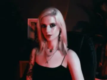 pureannuals – webcam model profile photo Image 7