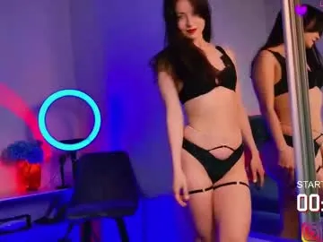 nudeella Image 7