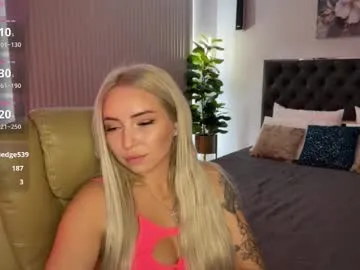 EmiliaWalker – webcam model profile photo Image 4