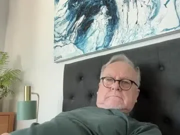 EmiliaWalker – webcam model profile photo Image 8