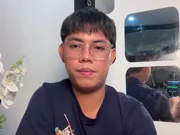 iamsomeone1234 – webcam model profile photo Image 12