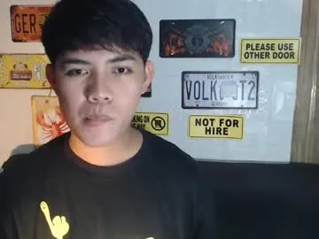 iamsomeone1234 – webcam model profile photo Image 8