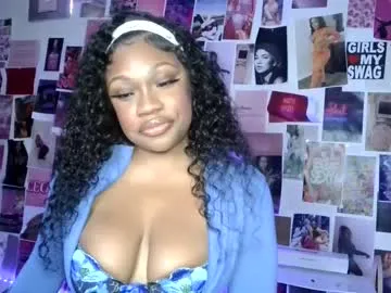 MiaKorz – webcam model profile photo Image 2