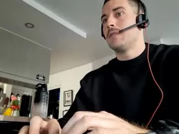 iamsomeone1234 – webcam model profile photo Image 4