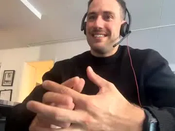 iamsomeone1234 – webcam model profile photo Image 6