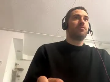 iamsomeone1234 – webcam model profile photo Image 7