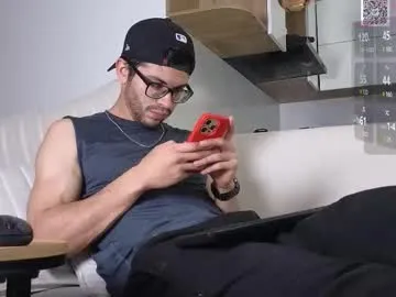 iamsomeone1234 – webcam model profile photo Image 5