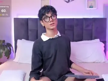 iamsomeone1234 – webcam model profile photo Image 19