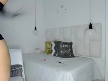 Mara – webcam model profile photo Image 16