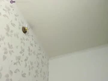 JulieSharp – webcam model profile photo Image 1