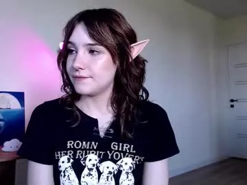 mae_nathan – webcam model profile photo Image 7