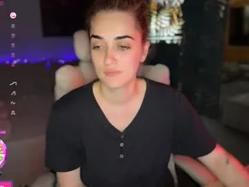 fun4tips – webcam model profile photo Image 5