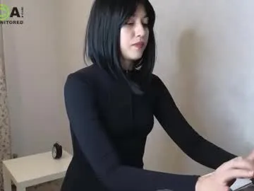 EmiliaWalker – webcam model profile photo Image 11