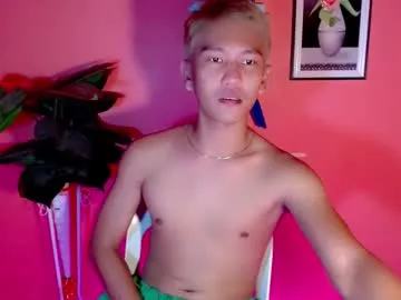 Claire – webcam model profile photo Image 17