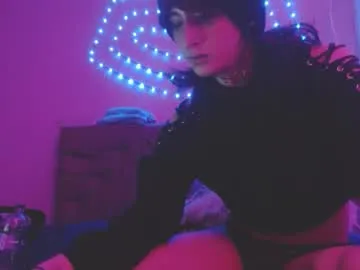 Skyller – webcam model profile photo Image 11