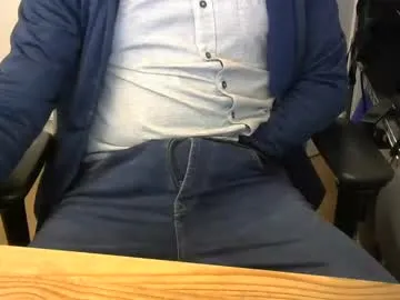 iamsomeone1234 – webcam model profile photo Image 2