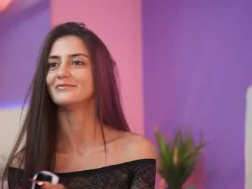 EmiliaWalker – webcam model profile photo Image 2