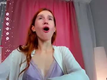 mae_nathan – webcam model profile photo Image 5