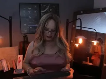 puneripiya – webcam model profile photo Image 9