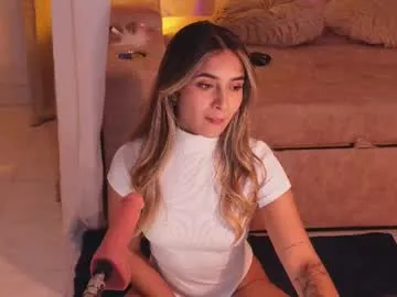 EmiliaWalker – webcam model profile photo Image 10