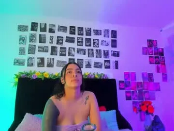 Gia – webcam model profile photo Image 12