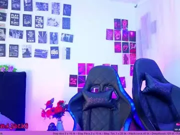 Gia – webcam model profile photo Image 15