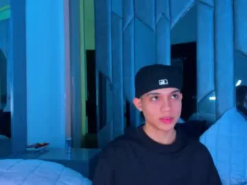 daani_hott – webcam model profile photo Image 15