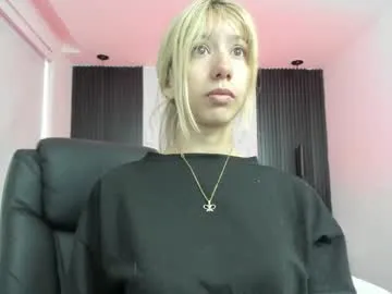 nicolle_mitchelle – webcam model profile photo Image 12