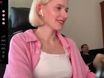 MollyDevine – webcam model profile photo Image 14