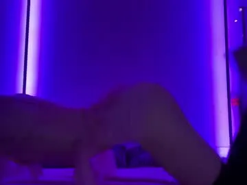 puneripiya – webcam model profile photo Image 9