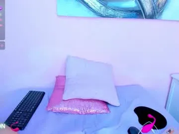 Skyller – webcam model profile photo Image 18