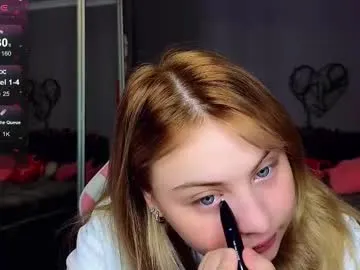 shy_blondiee Image 3