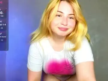 shy_blondiee Image 4