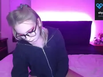 KittyDivinita – webcam model profile photo Image 6