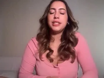 LaraOlson – webcam model profile photo Image 16