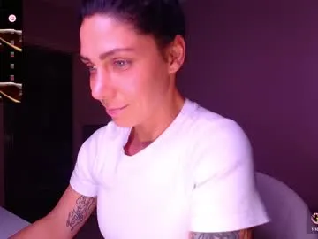 HellenSuric – webcam model profile photo Image 16