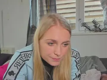 sweetkarmababy – webcam model profile photo Image 6