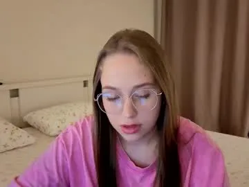 Kendall – webcam model profile photo Image 14