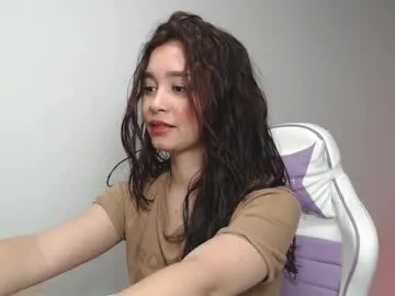 EmiliaWalker – webcam model profile photo Image 12