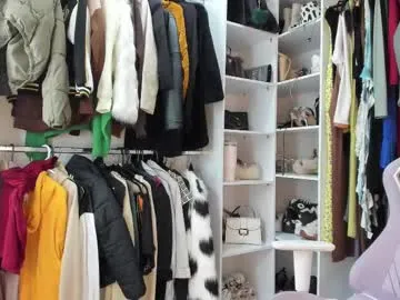 fun4tips – webcam model profile photo Image 5