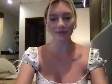 stella_loveu – webcam model profile photo